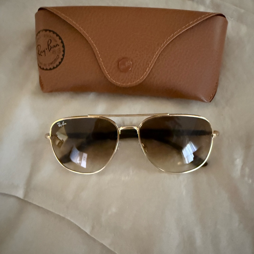 Ray-Ban Gold Frame Sunglasses with Tan Case